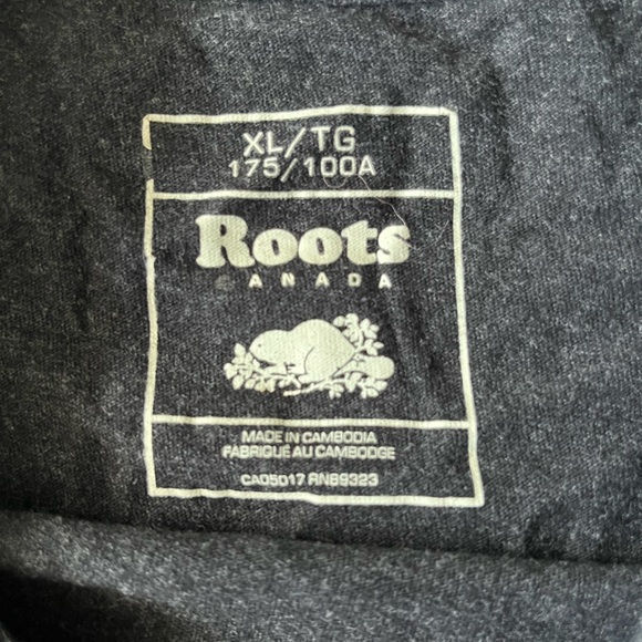 Roots Canada Tshirt - Picture 2 of 2